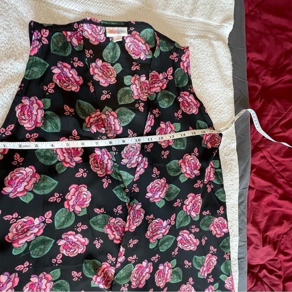 LuLaRoe Joy Long overlay Vest Cardigan. size small, black with floral crepe - Picture 2 of 9